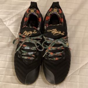 Nike LeBron XVI KC 'Watch The Throne' Sneakers